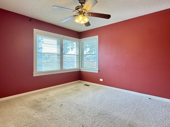 Building Photo - 3 Bedroom/2 Bath House in Batesville