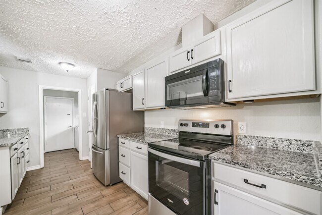 Building Photo - 22203 Fincastle Dr