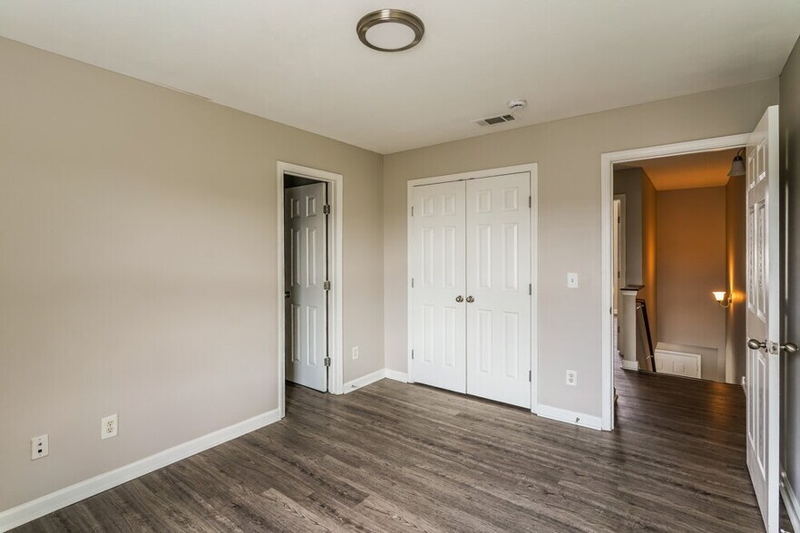 Building Photo - 8033 Logan Dr