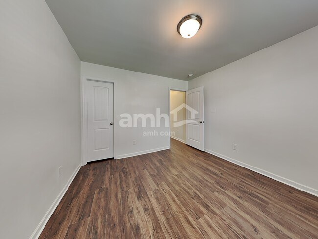 Building Photo - 5306 Ian Dr