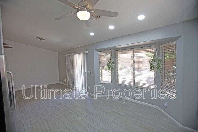 Building Photo - 20622 N 102nd Ln