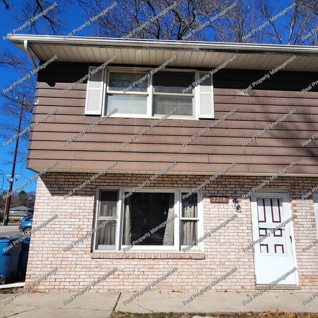 Updated 2 Bedroom Duplex 2218 Washington Ave Chesterton IN 46304 Apartment Finder
