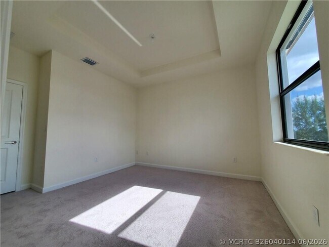 Building Photo - 3216 W 114th Terrace