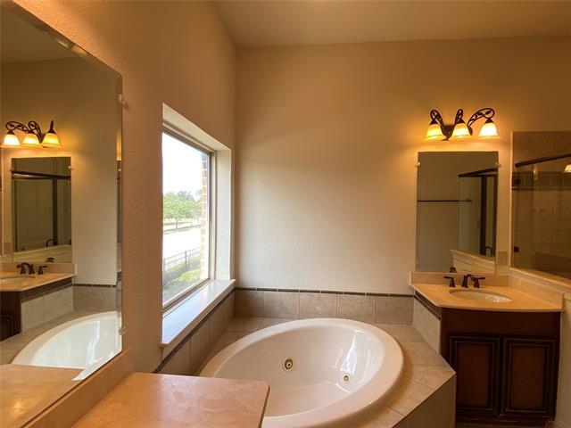 Building Photo - 4037 Winsor Dr
