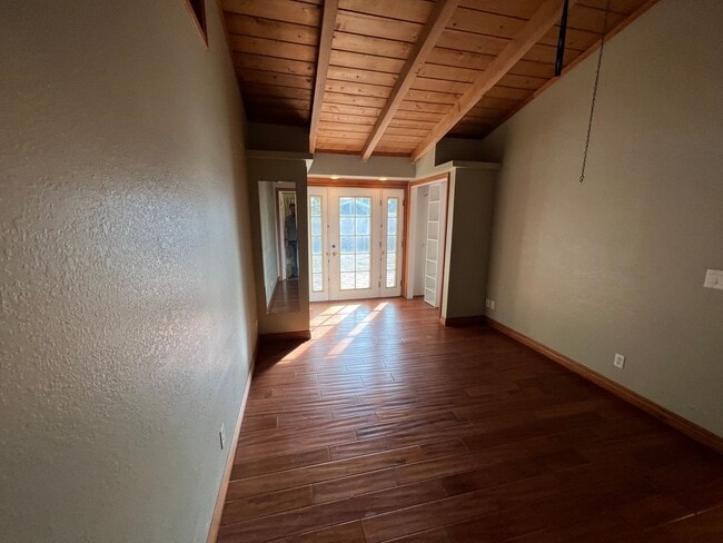 Building Photo - 3 Bed 2 Bath Home!