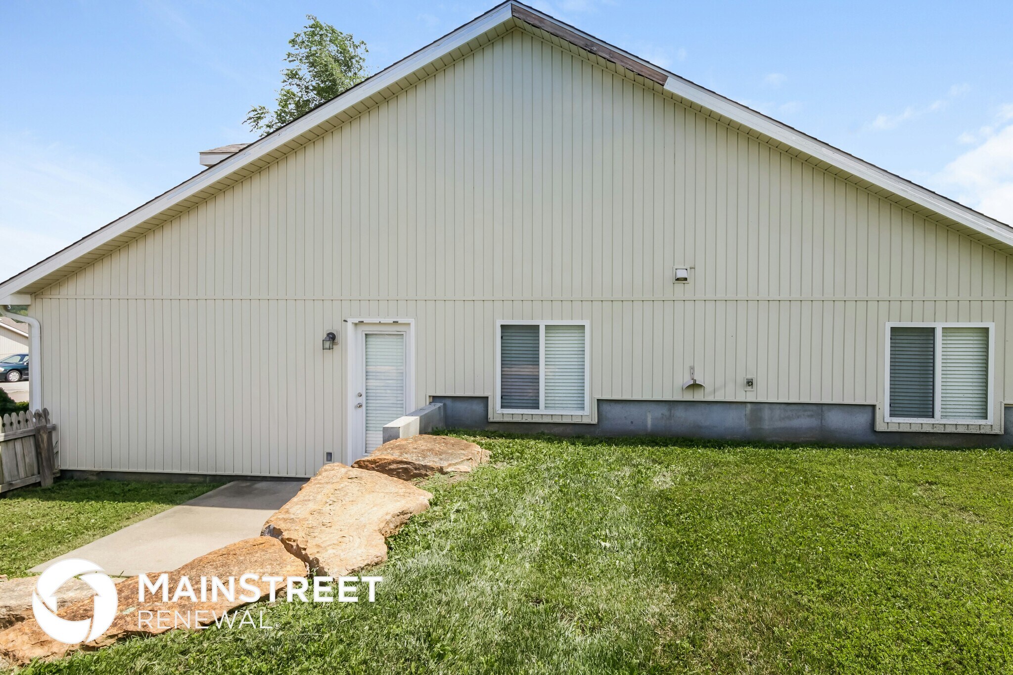Building Photo - 1404 Eagle Dr