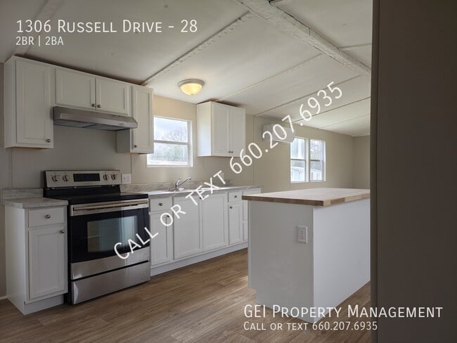 Building Photo - 1306 Russell Dr