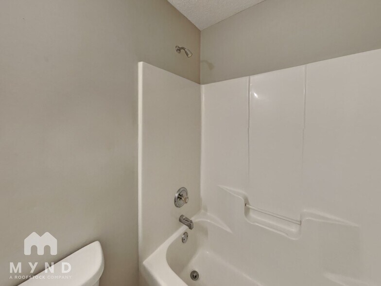 Building Photo - 1013 Vineyard Walk