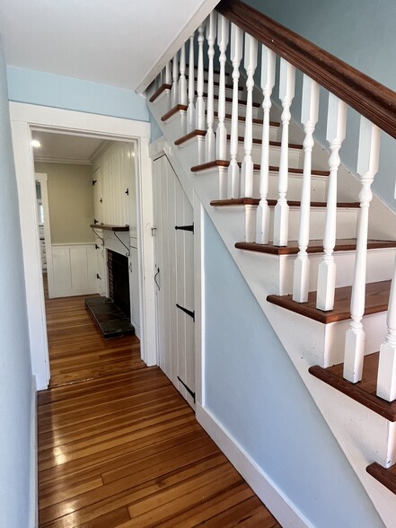 Building Photo - 275 McCorrie Ln