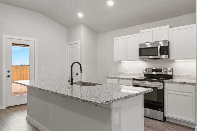 Building Photo - Pre-leasing for July in Bell Farms!