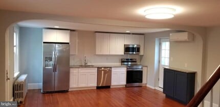 Building Photo - 473 Freemont St