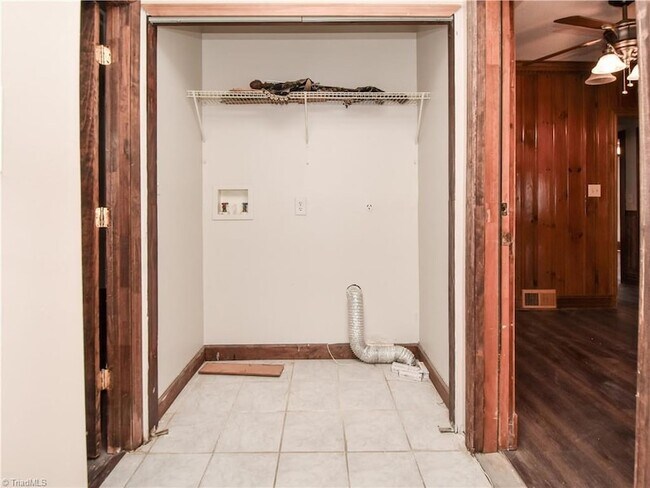 Building Photo - 3872 Leo St