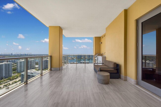 Building Photo - 17749 Collins Ave