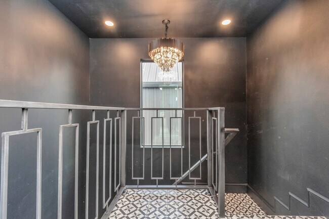 Building Photo - 2703 Blodgett St