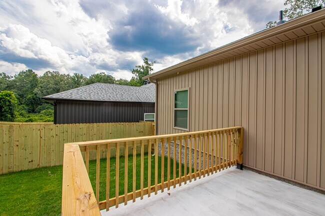 Building Photo - 2311 Nichols Rd