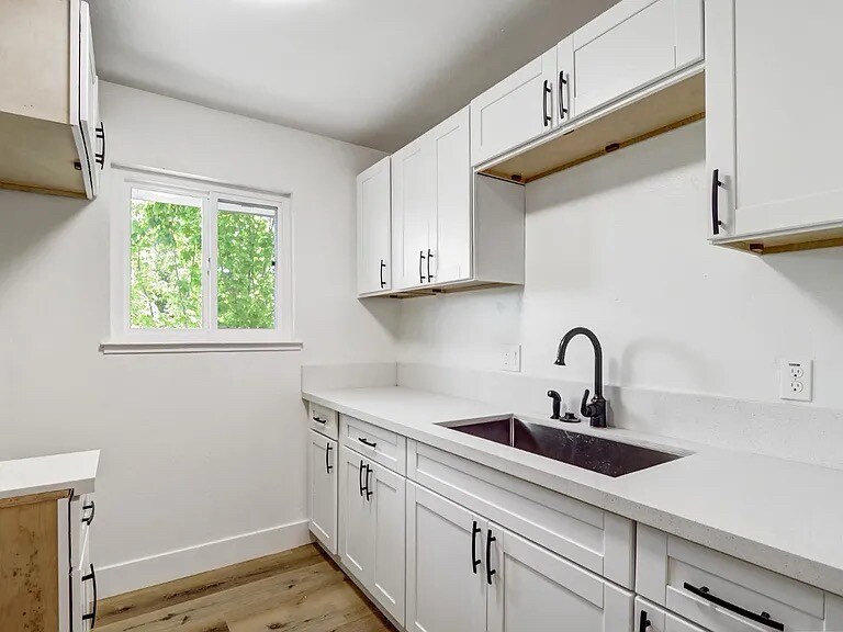 Building Photo - 4748 Greenholme Dr