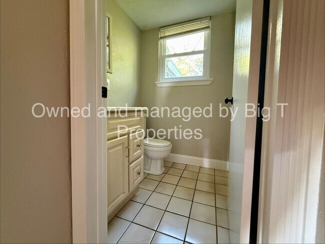 Building Photo - Beautiful 4 bedroom 2 bathroom home