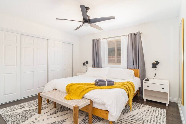 Building Photo - 57405 Navajo Trl