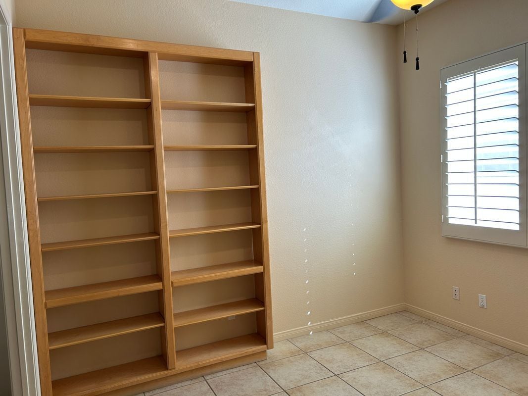 Building Photo - 5034 Singing Hills Dr