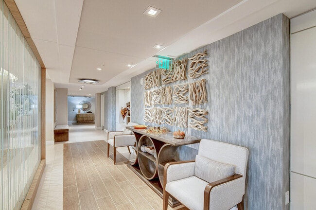 Building Photo - 250 S Ocean Blvd