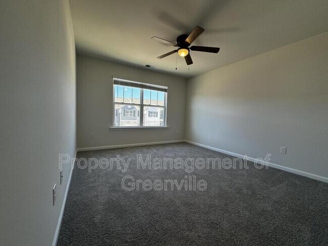 Building Photo - 745 Embark Cir
