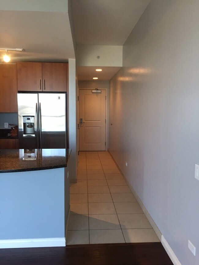 Building Photo - Lovely Studio on 11th Floor of Allure!