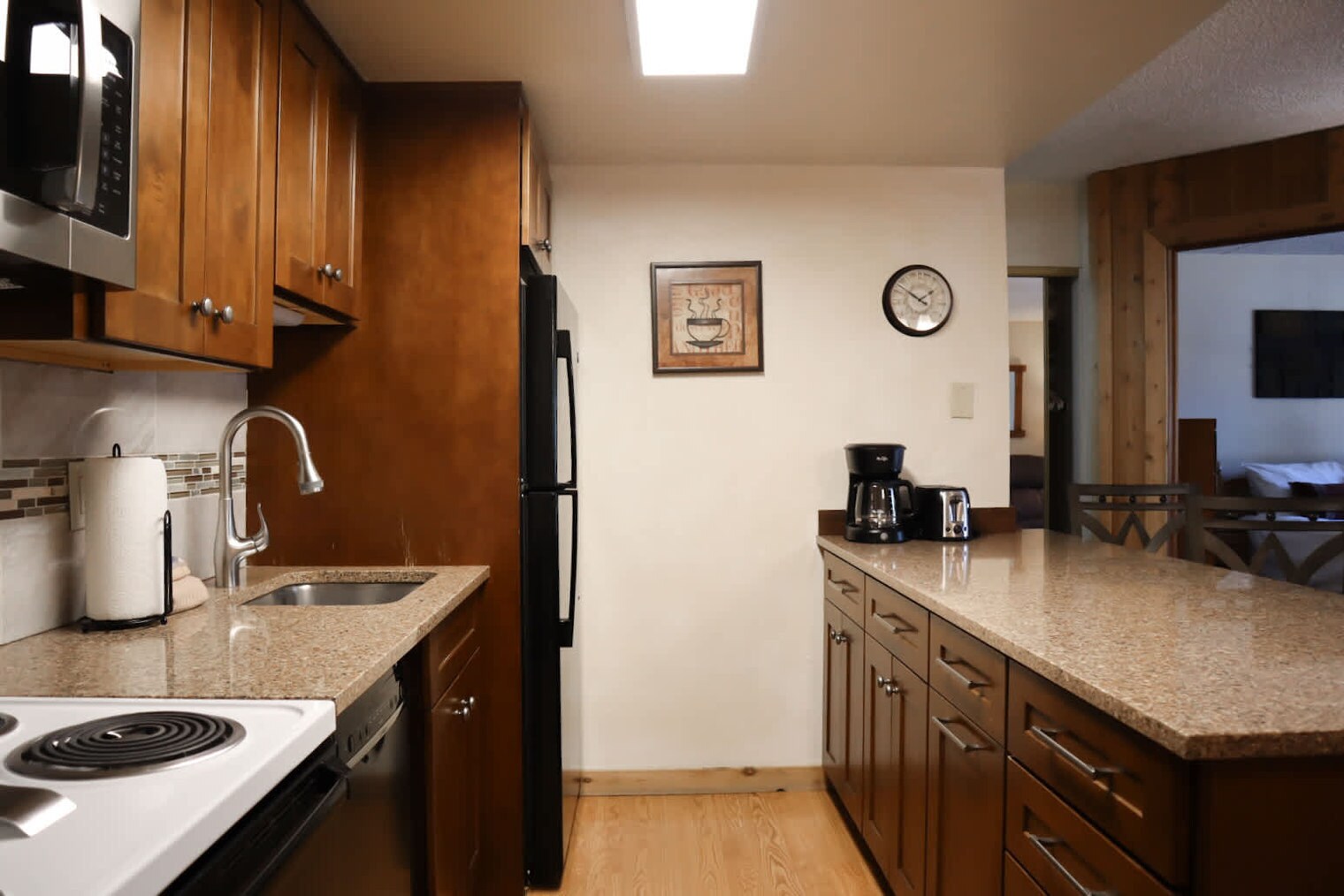 Building Photo - 455 Village Rd