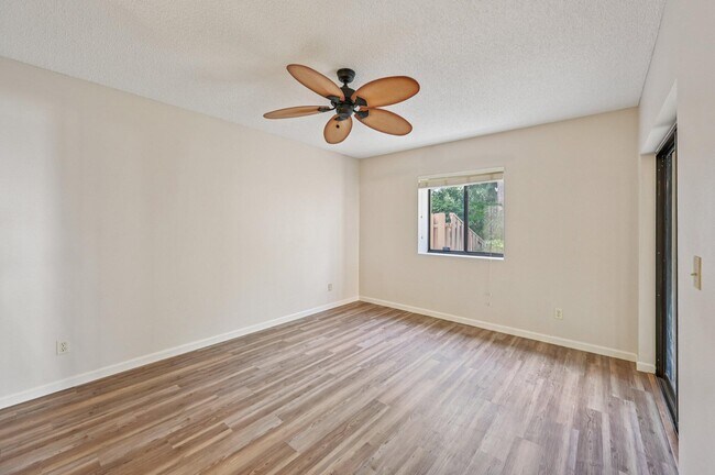 Building Photo - 1103 Duncan Cir