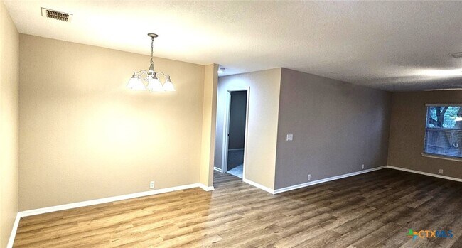 Building Photo - 6046 Mule Deer Dr