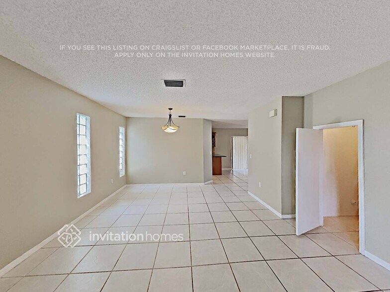 Building Photo - 2450 NW 72nd Ave