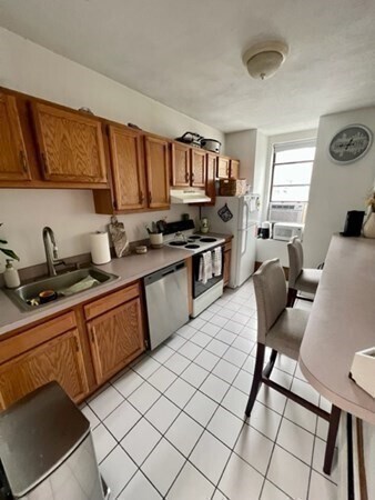 Building Photo - 100 E Brookline St