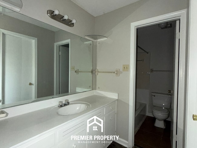 Building Photo - Move-In Ready 3BR Home in Raleigh | Hardwood Floors, Formal Dining & Fenced Yard