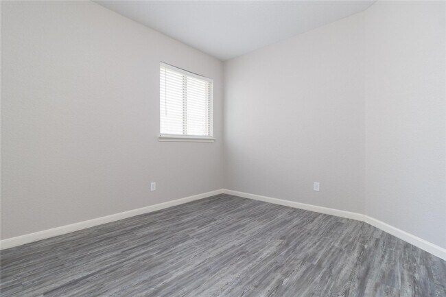 Building Photo - 23523 Maple Vista Ln