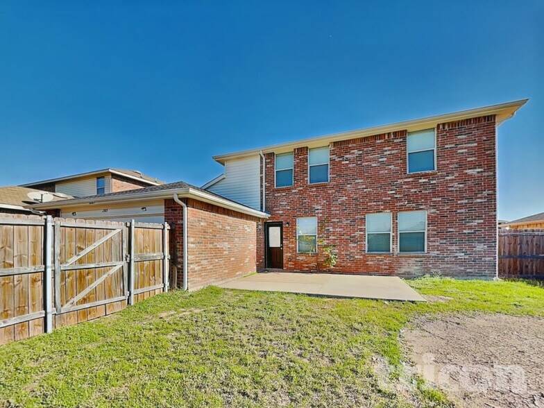 Building Photo - 2925 Paint Brush Pl