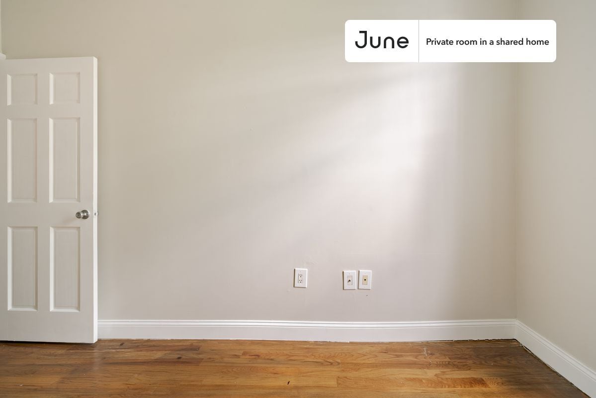 Building Photo - Room in Shared 4 bed/1 bath home in Crown Heights