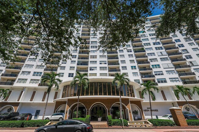 Building Photo - 6039 Collins Ave