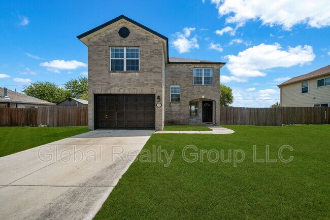 Primary Photo - 215 Chisholm Trail