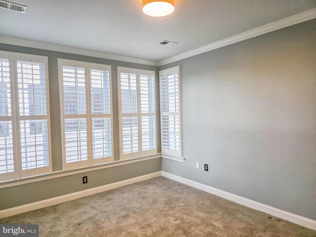 Building Photo - 1023 N Royal St