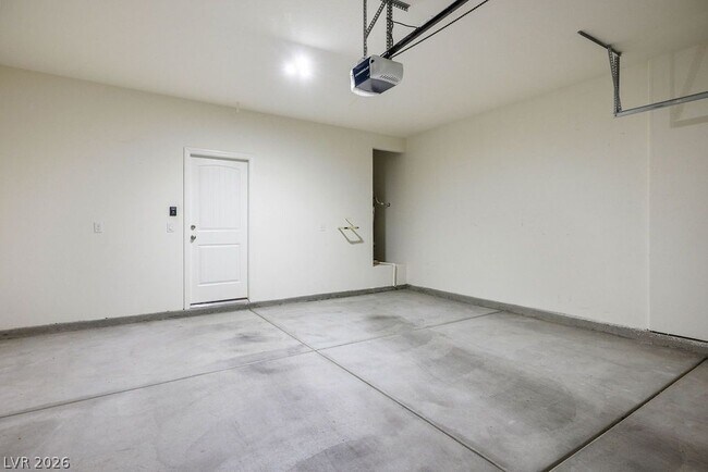 Building Photo - 4032 Little Bay Ave
