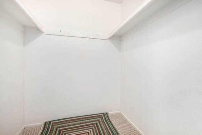 Building Photo - Spacious PHX Condo