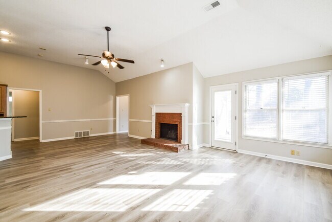 Building Photo - 1562 Appling Wood Cove N