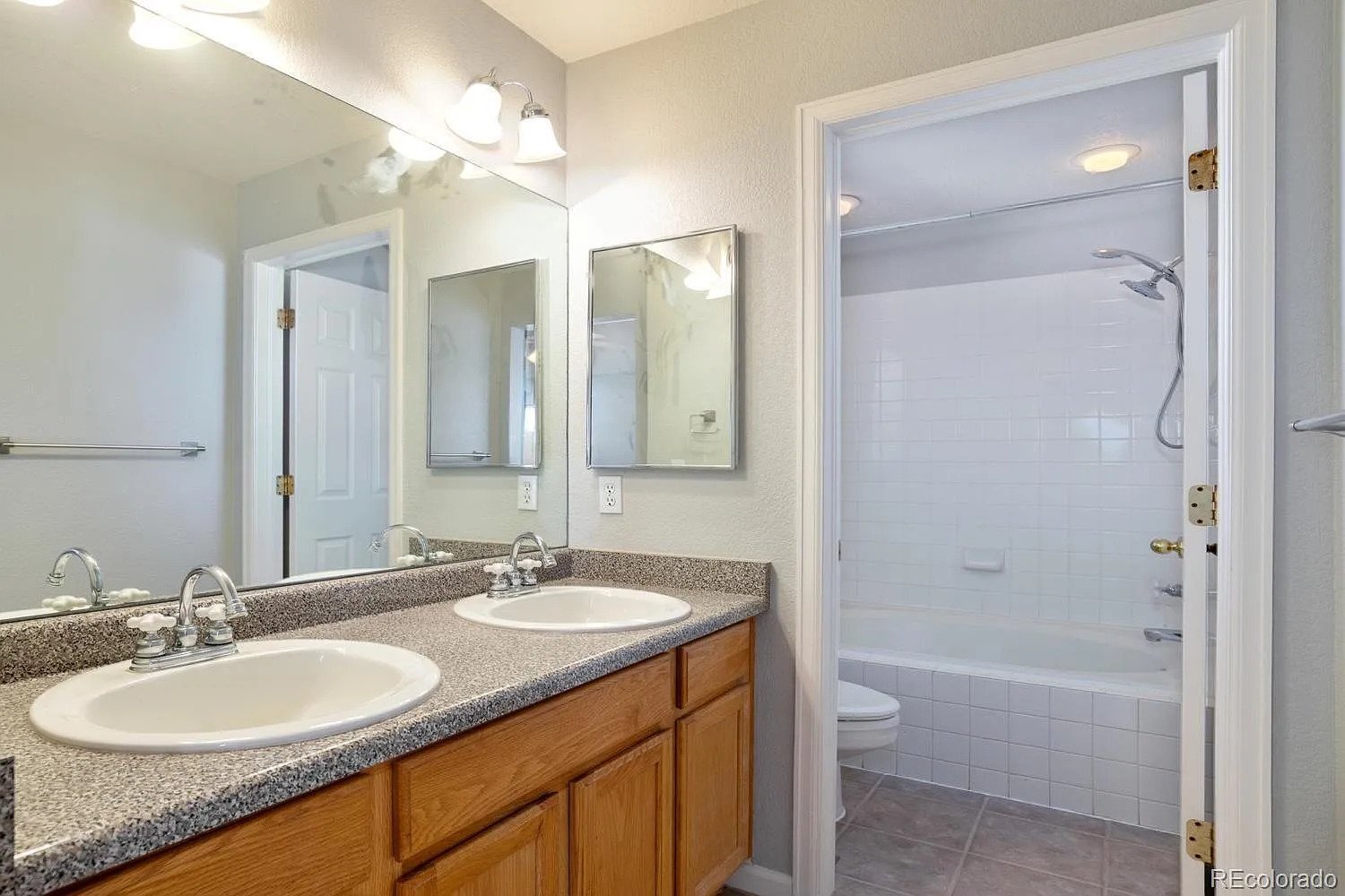 Building Photo - 8094 E Harvard Cir