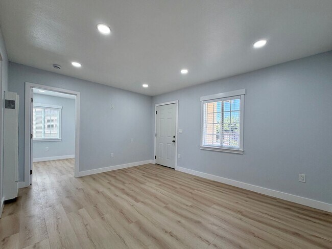 Building Photo - Bright & Spacious 1 Bedroom + 1 Bath with Private Yard & In-Unit Laundry