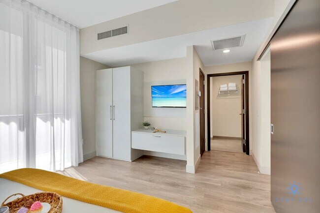 Building Photo - 777 N Ocean Dr