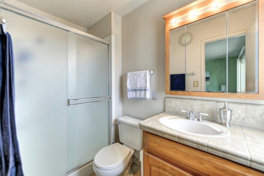 Primary Bathroom - 1703 Russell Way