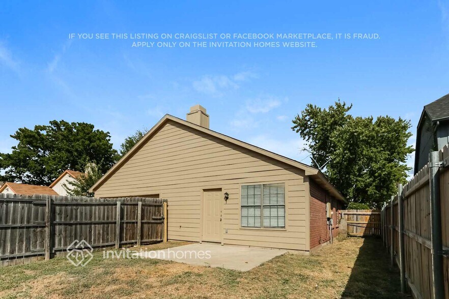 Building Photo - 526 Sims Dr