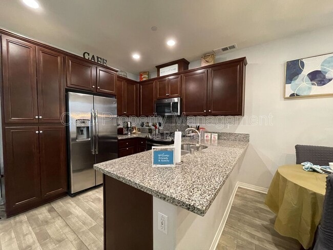 Building Photo - 40402 Calle Real