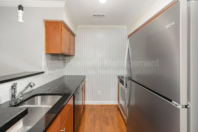 Building Photo - 2516 Cranbrook Ln