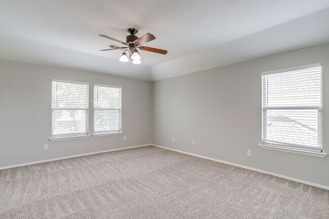 Building Photo - 2875 Grandview Dr