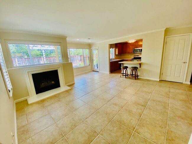 Building Photo - Elegant and Move-In Ready 4BD/3BA, Two-Sto...